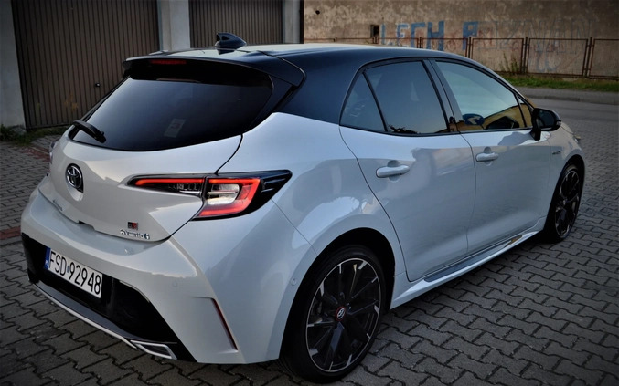 Toyota Corolla cena 94900 przebieg: 33000, rok produkcji 2020 z Drezdenko małe 667